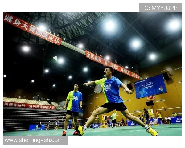 羽毛球顶级赛事选手体能训练策略与科学方法的全面分析